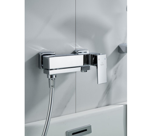 Смеситель для ванны Rose R2802, хром